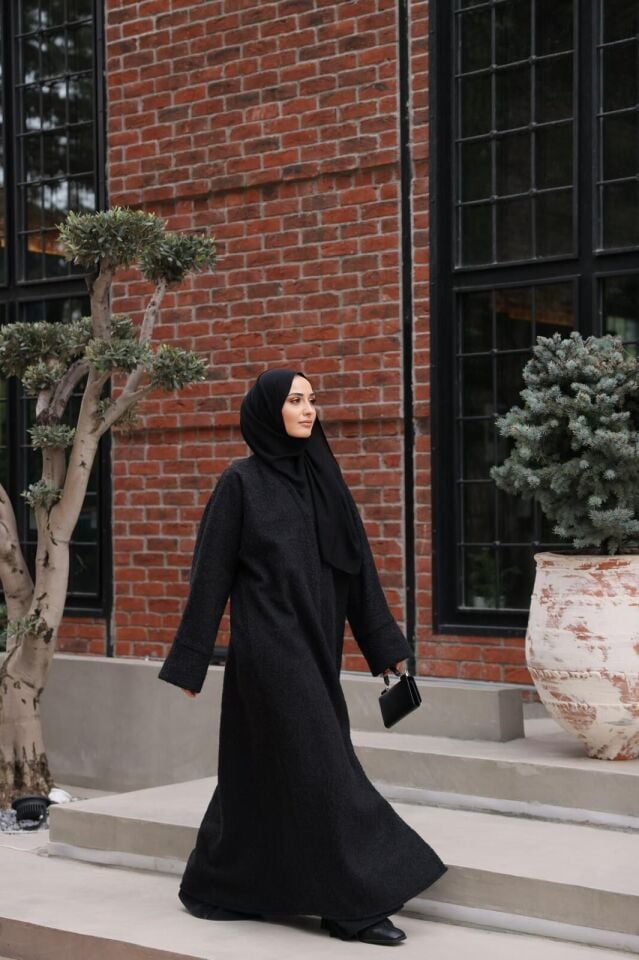 Siyah Tüylü Kaşe Abaya