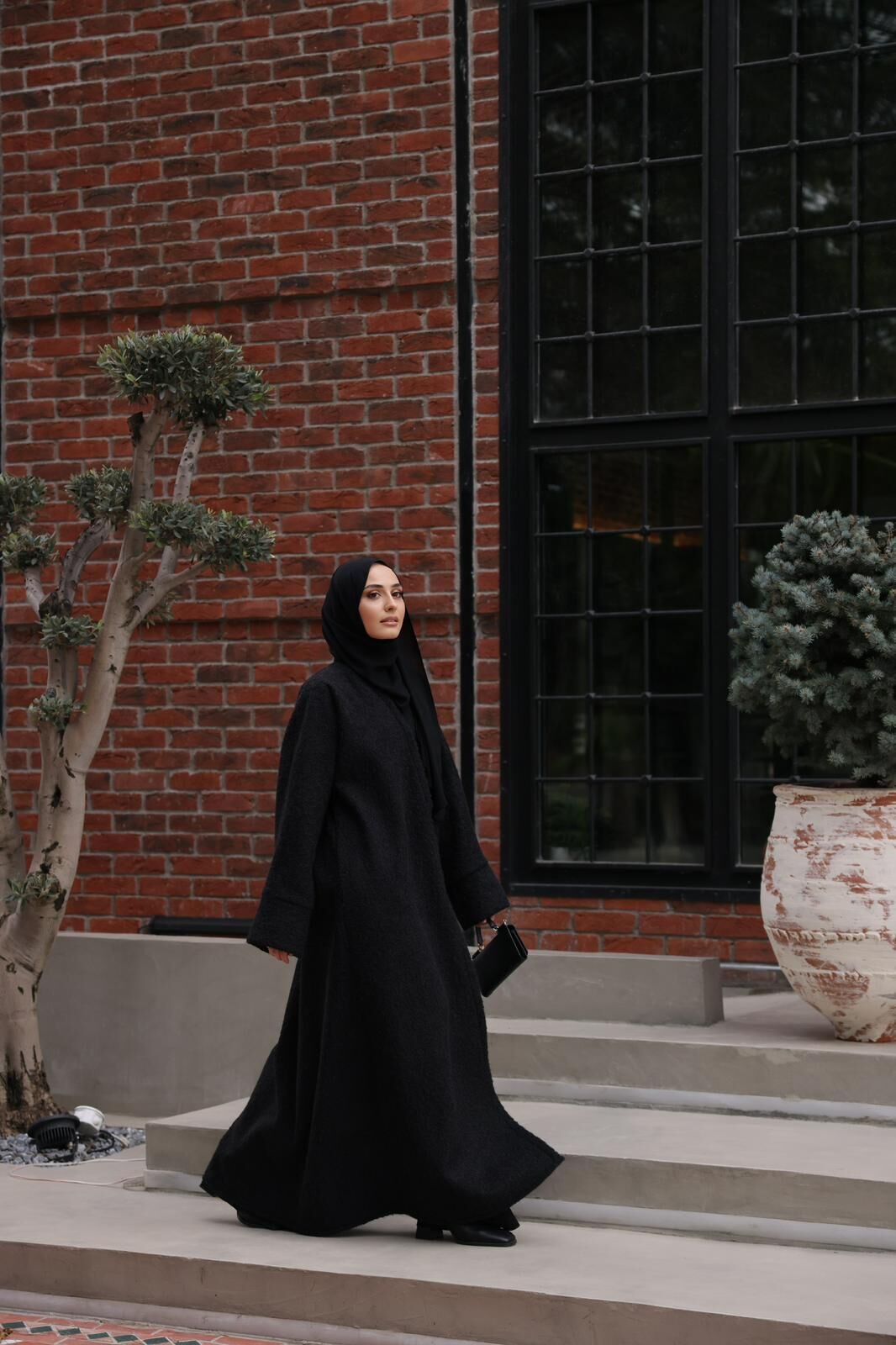 Siyah Tüylü Kaşe Abaya