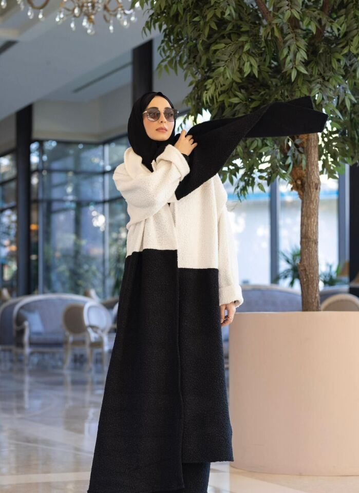 Siyah Beyaz Buklet Abaya ve Atkısı