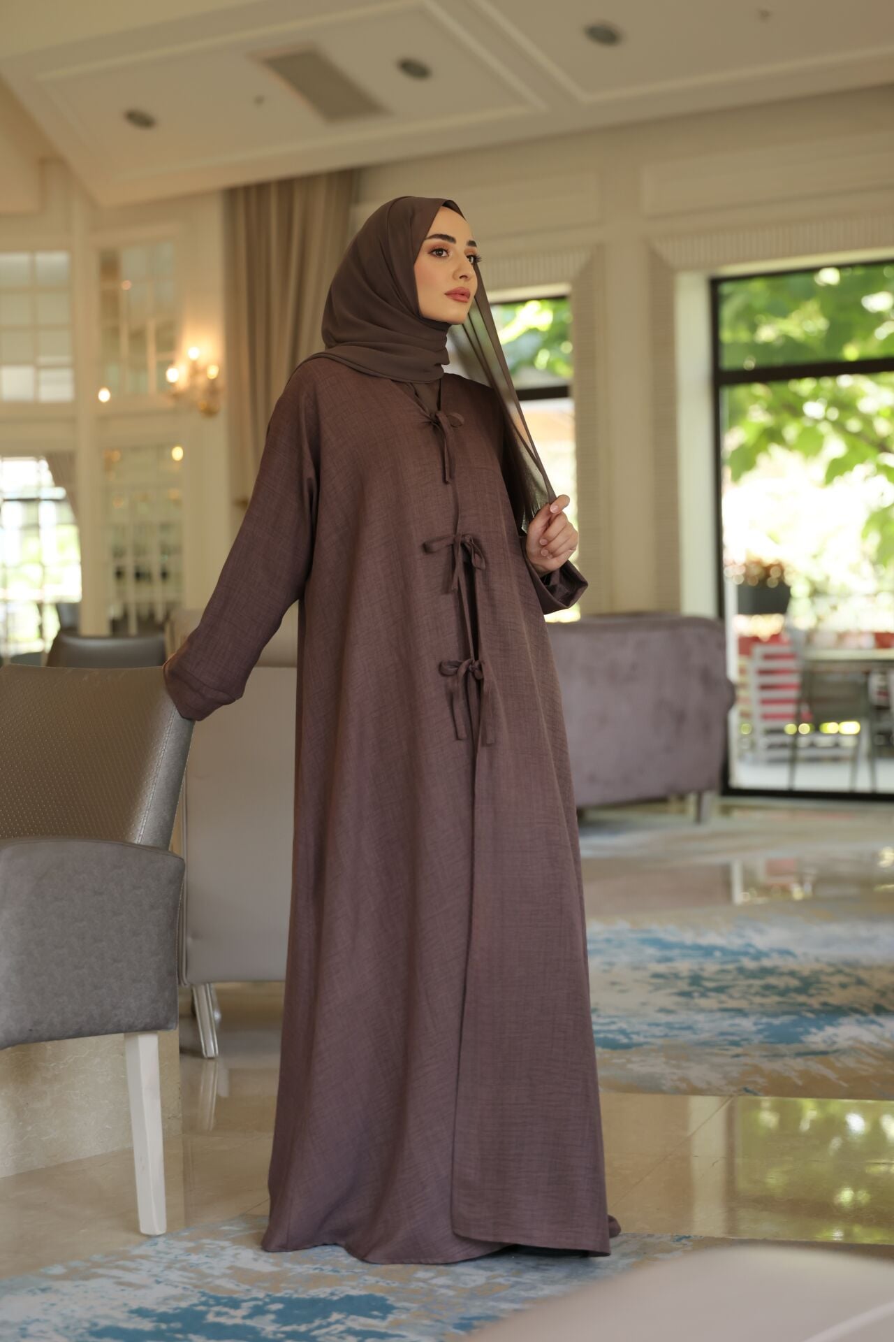 Fiyonk Detaylı Keten Abaya